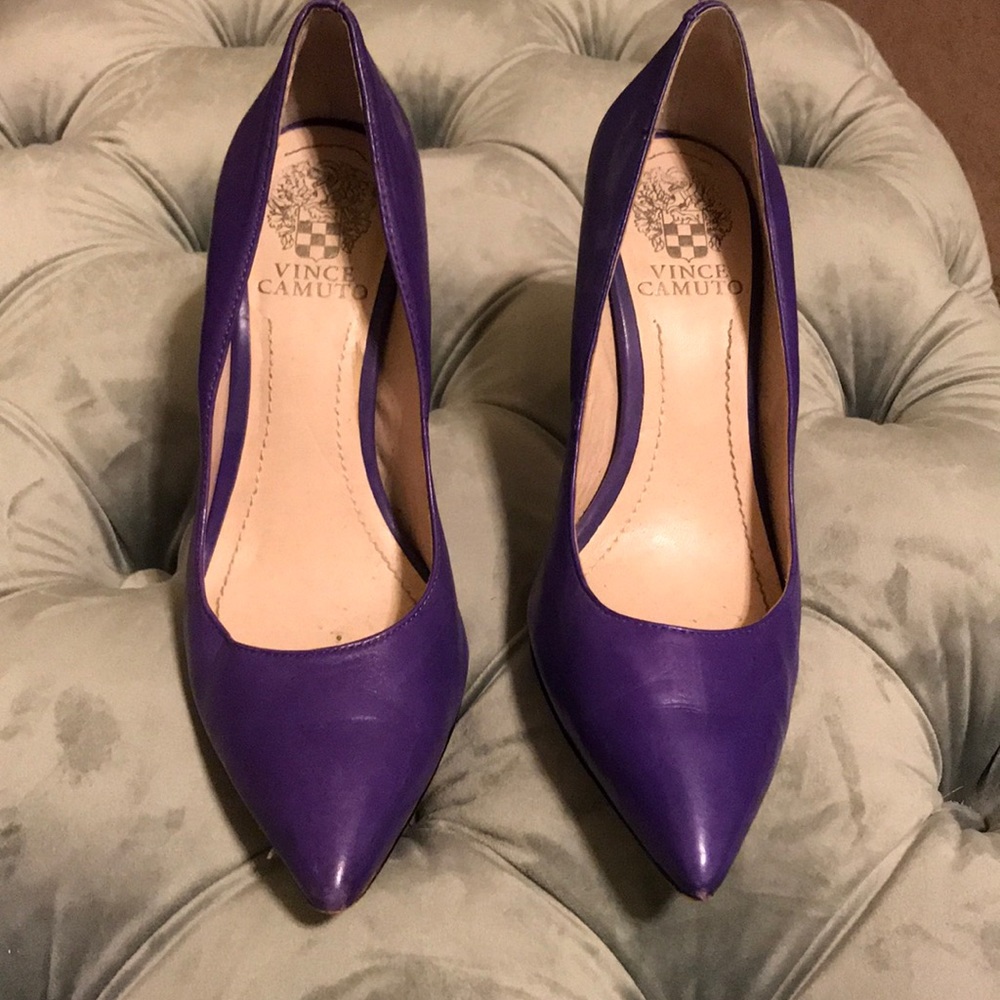 Vince Camuto purple pumps